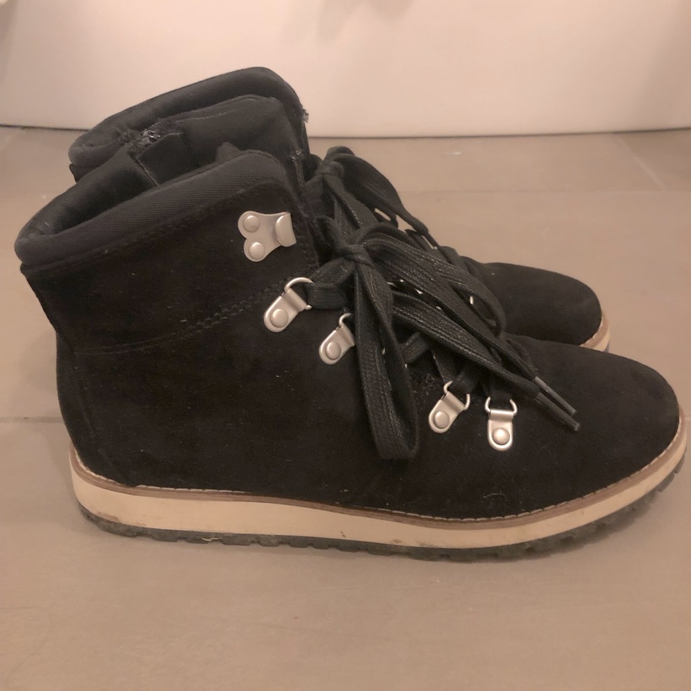 Adorable black boots
